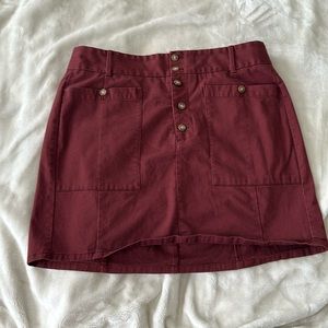 LOFT CARGO MINI SKIRT WITH BUTTON DETAIL AND POCKETS. SIZE 14